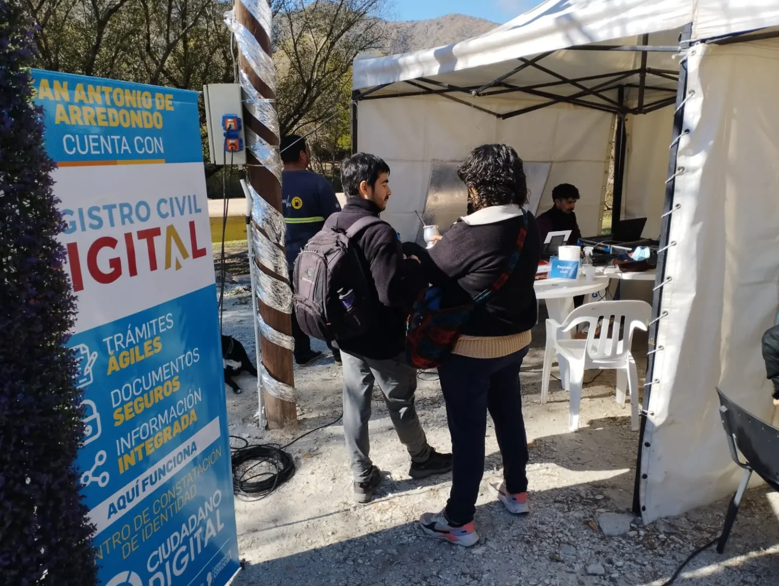 San-Antonio-Paseo-de-Artesanos-y-Productores-con-servicios-municipales-2