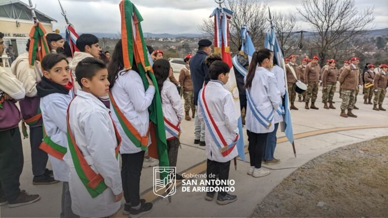 Discurso del Intendente Ariel Moyano en el acto de Promesa a la Bandera de los alumnos de 4to grado de la Escuela Primaria Juan José Paso
