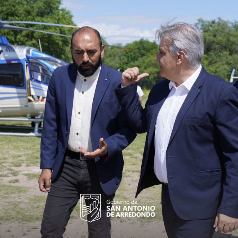 El gobernador Martin Llaryora inauguró obra de saneamiento cloacal en San Antonio de Arredondo