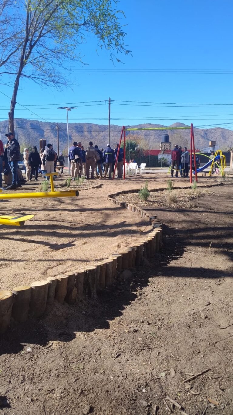 San Antonio de Arredondo inauguró una nueva plaza en Barrio Solares