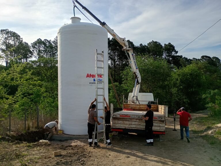 Avanza la mejora del servicio de agua en el barrio Vertientes de Arredondo